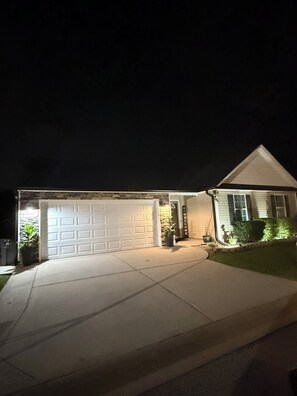 Exterior - Soothing 4-bedroom house with AC in Simpsonville (Simpsonville)