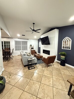 تلفزيون ذكي