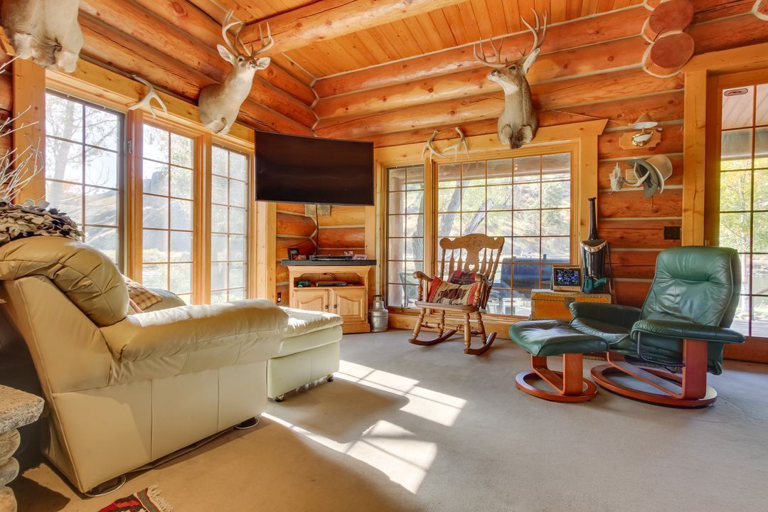 TV, fireplace, books, stereo