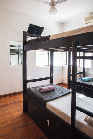 Free WiFi, bed sheets - Hostel Pituco (Mendoza)