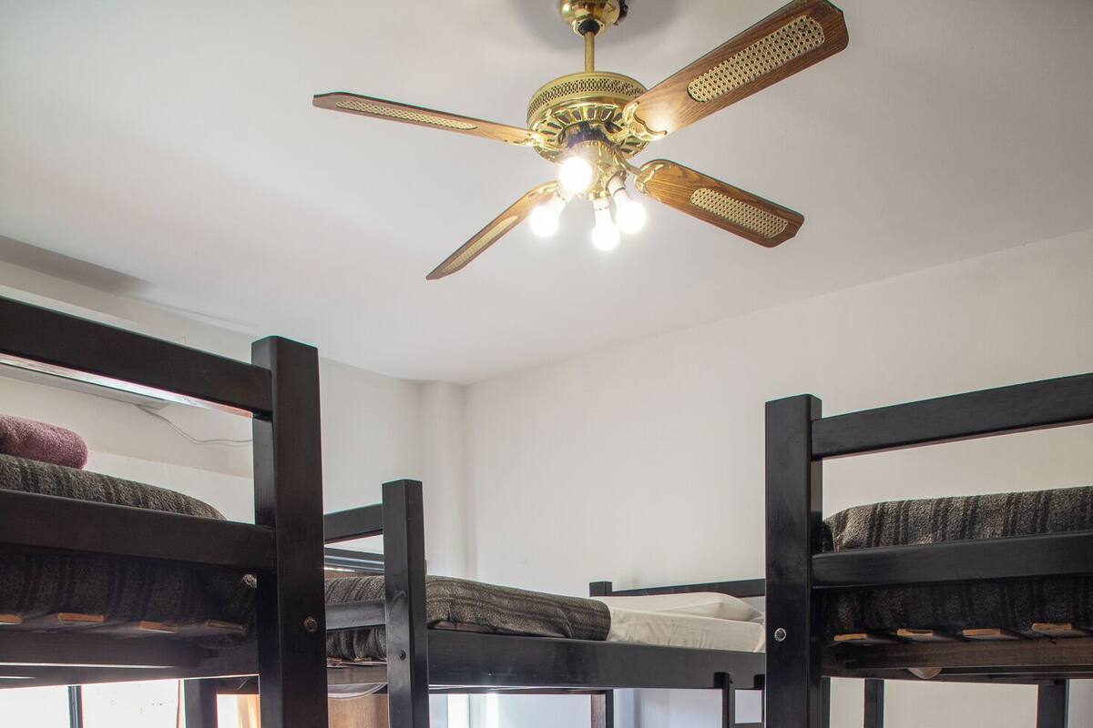 Economy Shared Dormitory, Mixed Dorm, Private Bathroom (Habitacion 5) | WiFi (free), bed sheets