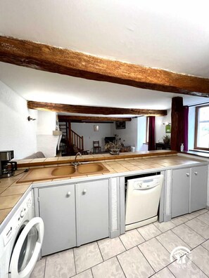 Réfrigérateur, micro-ondes, lave-vaisselle