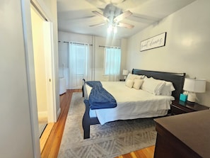 2 slaapkamers, een strijkplank/strijkijzer, wifi, beddengoed