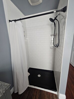 Shower, hair dryer, towels, soap - Location Location 2BR- Parking- Pet Friendly (Newport)