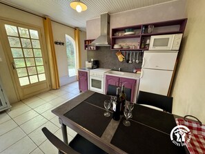 Fridge, microwave, oven - Meynière - CONQUES SUR ORBIEL (CONQUES SUR ORBIEL)