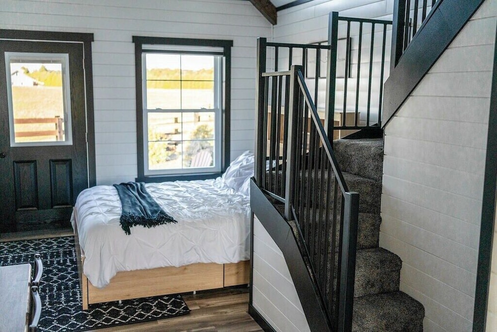 Simple Serenity Loft | Tiny Home #6 in Amish Country! - Shipshewana | Vrbo