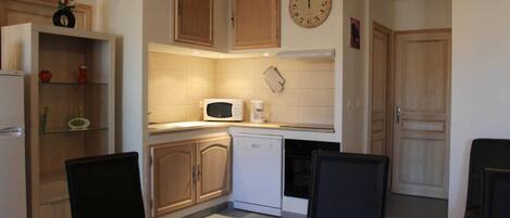 Micro-ondes, lave-vaisselle