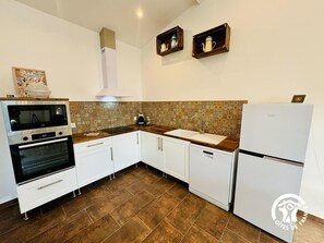 Fridge, microwave, oven, dishwasher