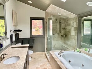 Shower, hair dryer, towels, soap - Private 3BR Hamptons Escape: Pool & Tennis, Modern Interior. 10 mins to Dune Rd. (Flanders)