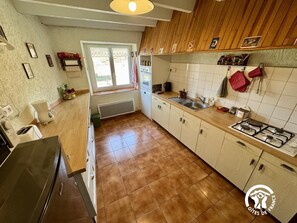 Fridge, microwave, oven, dishwasher - La Grange - CAMURAC - Gîte (CAMURAC)