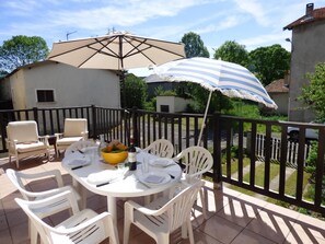 Unclassified image, 3 of 20, button