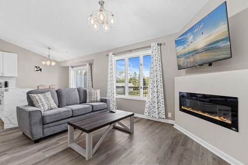 4B Modern Home in Eagan