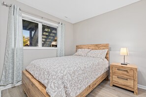 4 habitaciones, tabla de planchar con plancha, wifi y ropa de cama 