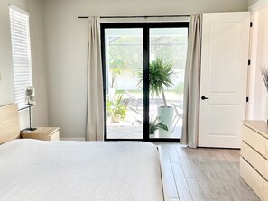 3 bedrooms, desk, iron/ironing board, free WiFi - Heated Pool Private Paradise Getaway (Cape Coral)