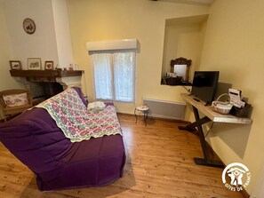 Télévision, cheminée