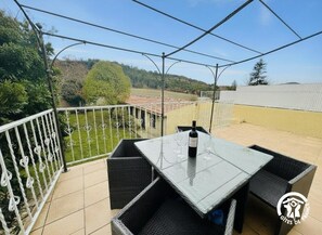 Outdoor dining - Coté colline - ANTUGNAC (ANTUGNAC)