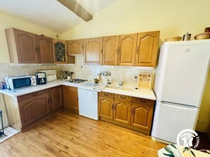 Micro-ondes, lave-vaisselle