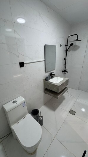 奢華開放式客房, 海灘景 | 浴室 | 風筒、提供毛巾、番梘、洗頭水