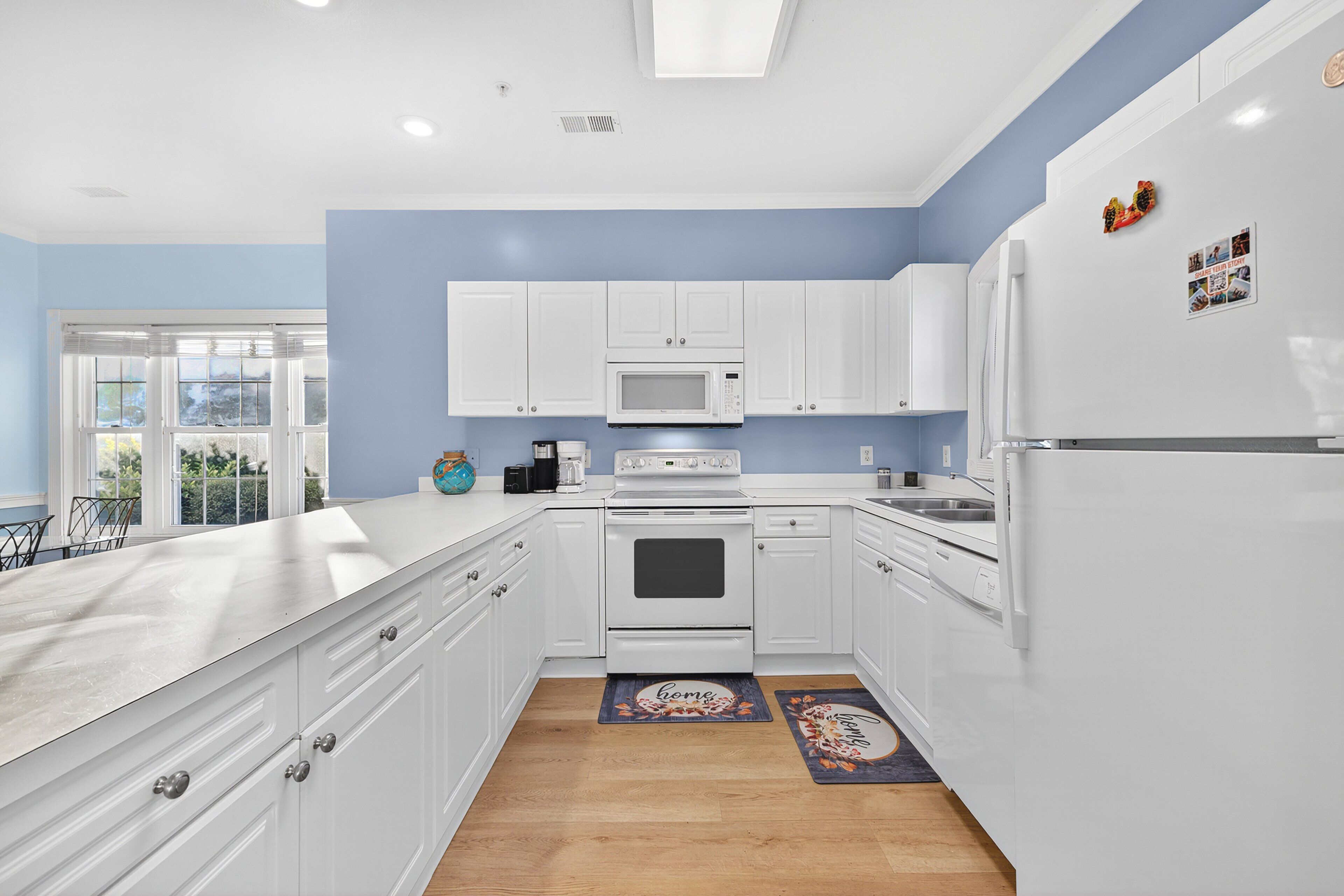 冰箱、微波炉、烤箱、炉灶