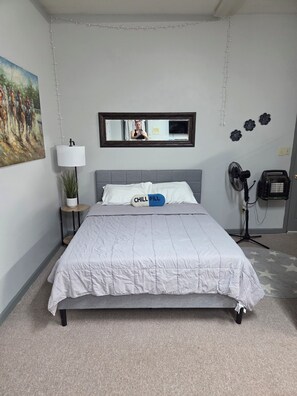 1 habitación, tabla de planchar con plancha, wifi y ropa de cama 