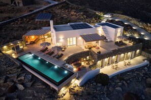 Exterior - Heavenly views from Villa Nites with stunning infinity pool (Megas Gialos)