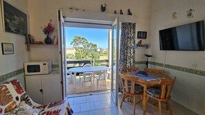 Interior - CYRNEA 27 - Walking distance to the beach - Air conditioning - Wi-Fi - Favone (CONCA)