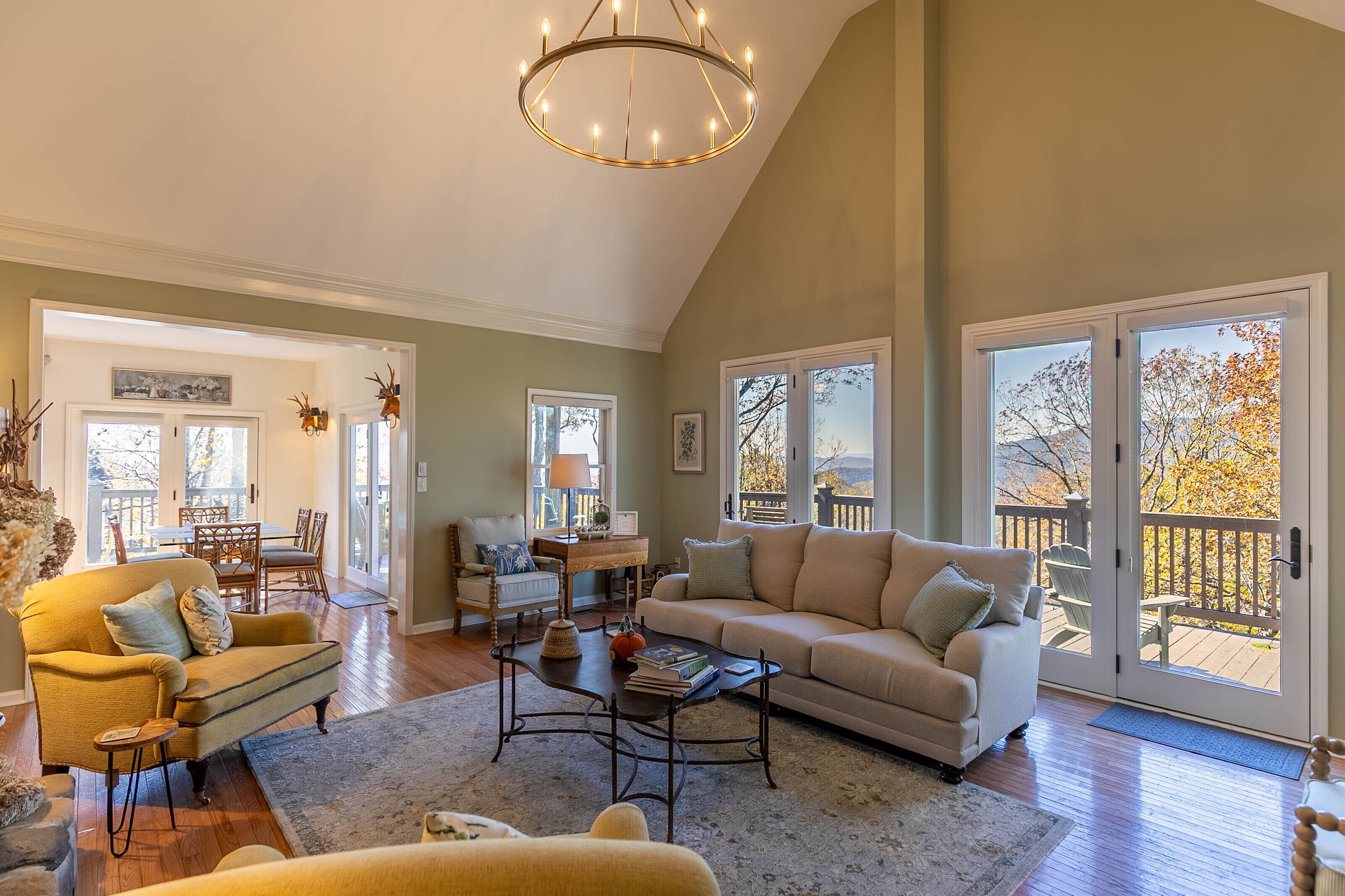 智能电视、壁炉、乒乓球