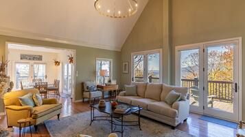 智能电视、壁炉、乒乓球