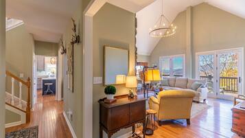 智能电视、壁炉、乒乓球