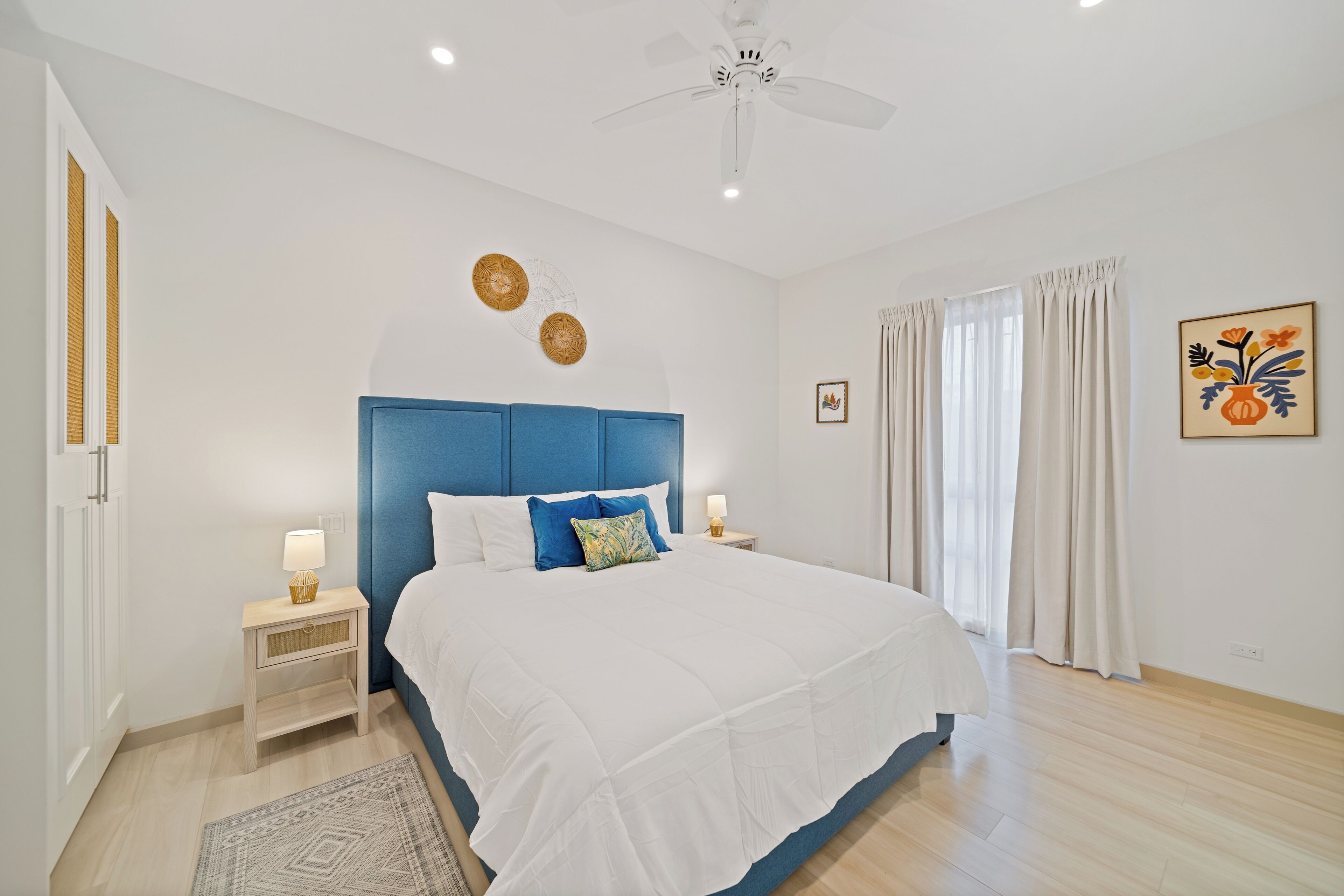 2 bedrooms, in-room safe, iron/ironing board, free WiFi