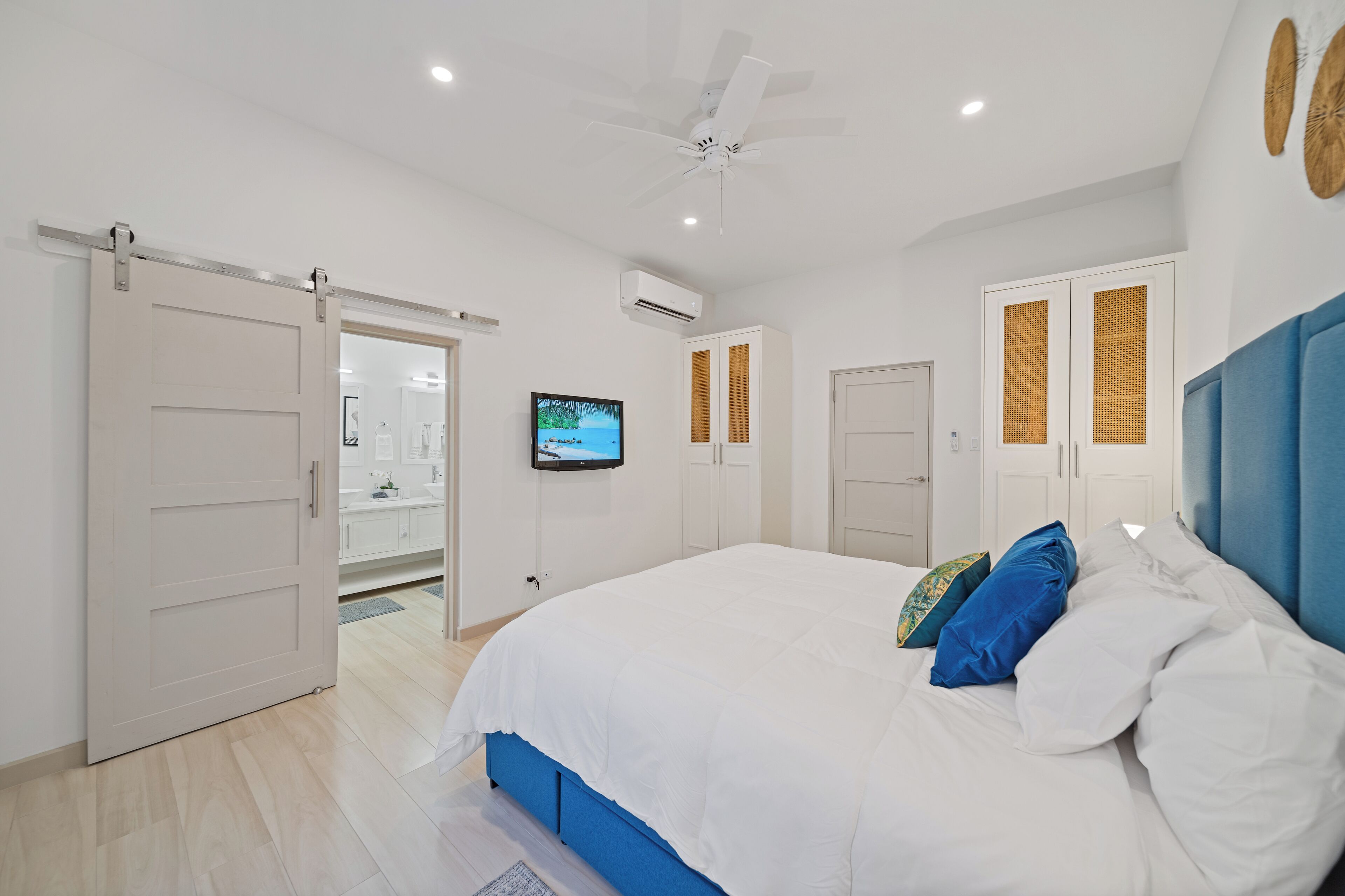 2 عدّة غرف نوم وخزنة داخل الغرفة ومكواة/لوح كي وواي فاي مجانًا