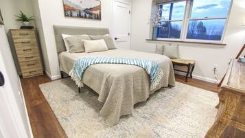 4 bedrooms, WiFi, bed sheets