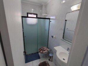 Shower, toilet paper - Beachfront Apartment! Comfort and Incredible Views in Praia Grande – Aviação (Praia Grande)