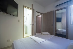 3 bedrooms, iron/ironing board, WiFi, bed sheets - Horizonte Caribeño Vista al Mar High Floor p29 (Torices)