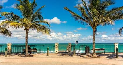 Coastal Haven in Sebastian W/ Heated Saltwater Pool, BBQ Grills, Fire Pit & Near Beaches!🌴