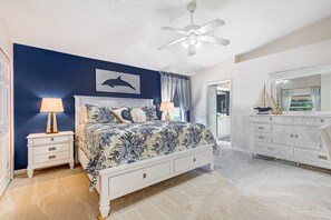 3 Schlafzimmer, Schreibtisch, Bügeleisen/Bügelbrett, Reisekinderbett