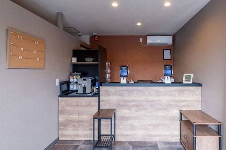 Reception. HOTEL R9 The Yard Tagawakawara