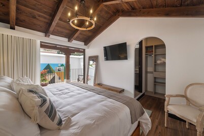 Casa Los Murales A/art. style. peace. king bed