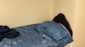 2 bedrooms, iron/ironing board, bed sheets