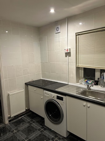 Private kitchen. Apartment near university parks and cricket stadium