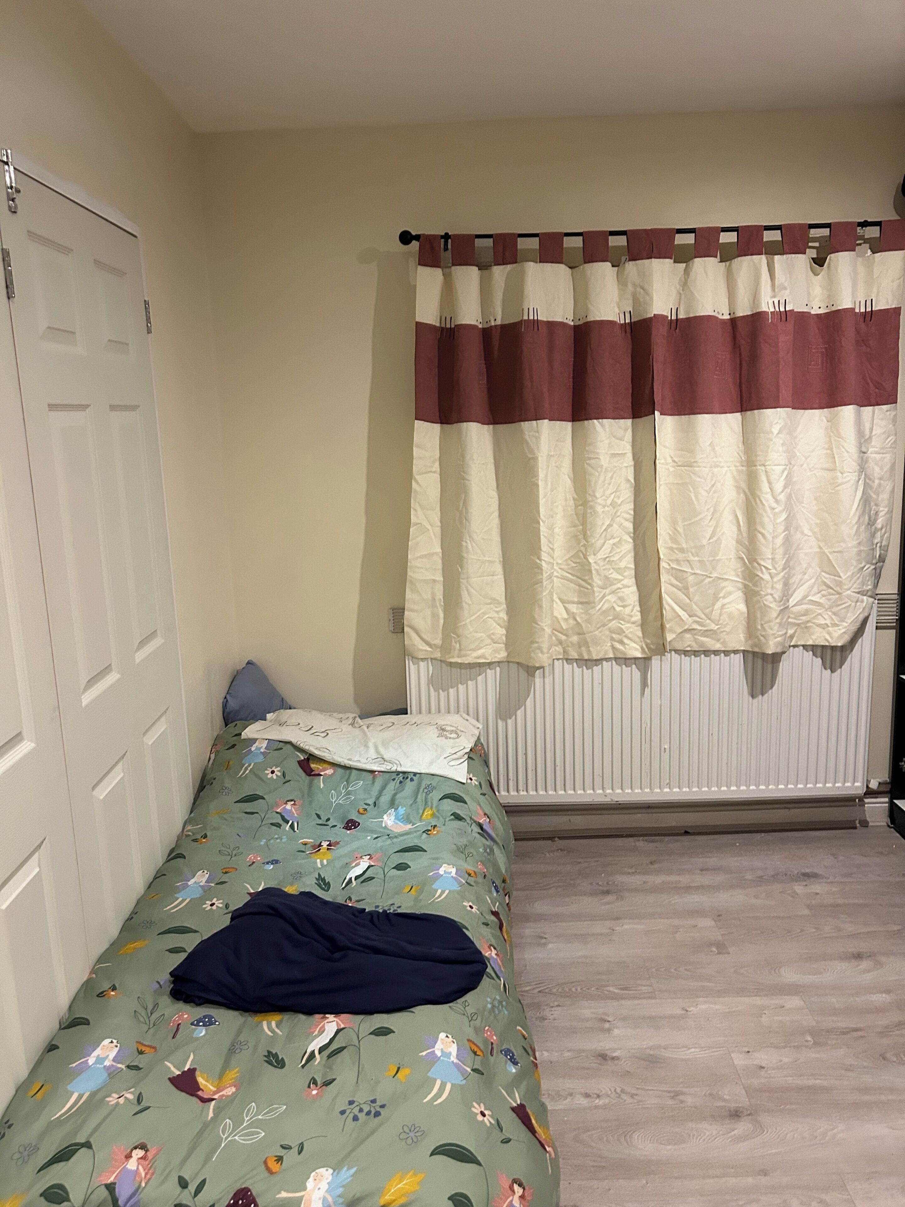 2 多间卧室、熨斗/熨衣板、床单