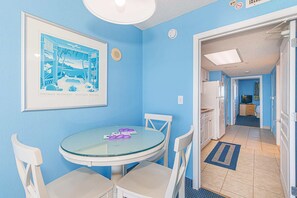 Dining - Bay Watch 706 (North Myrtle Beach)