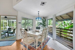 Dining - New! Serendipity - Heated pool, Walk to Vanderbilt Beach! (Naples)