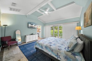 3 bedrooms, desk, iron/ironing board, free WiFi - New! Endless Summer! New Salt Water Pool and Outdoor Shower! (Bonita Springs)