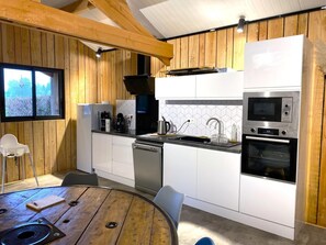 Fridge, oven, dishwasher