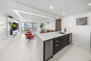 Interior - Urban Oceanfront Condo, King Bed, Battery Back-up, 2 Pools, Free Parking (Carolina)