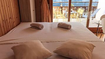 1 bedroom, travel crib, free WiFi