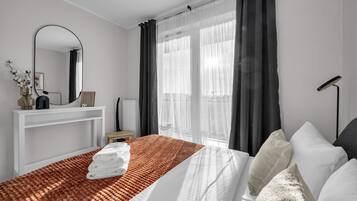 1 habitación, tabla de planchar con plancha, wifi y ropa de cama