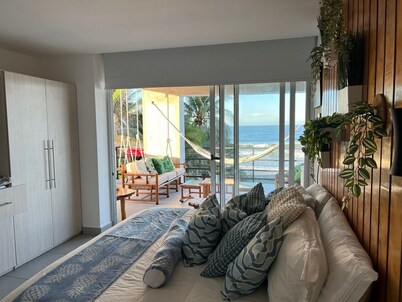 New beach front/ Costa del Sol/ STUNNING  VIEWS / 4beds /3.5Baths / Pool