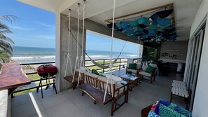 تناول الطعام بالخارج